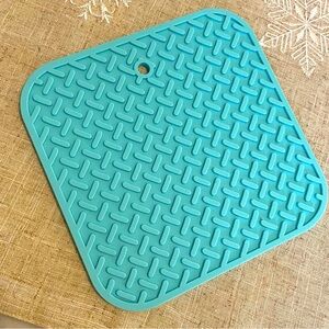 NWOT Wilton Rubber Potholder